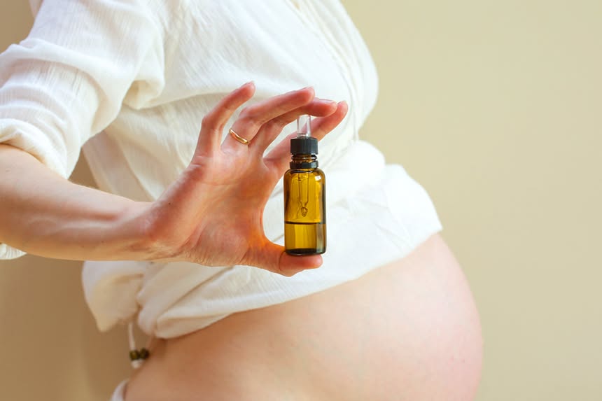 Sécurité huiles essentielles enceinte